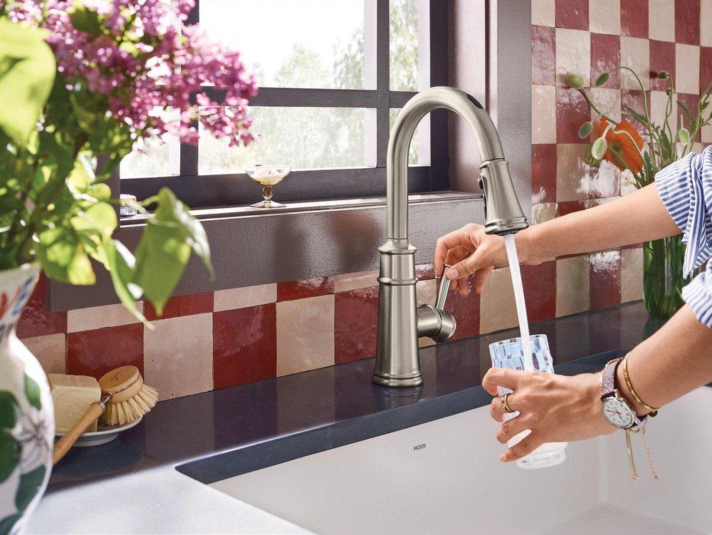 Moen Spot Resist Stainless Single Handle Pull Down Touchless Kitchen Faucet with Voice Activation 