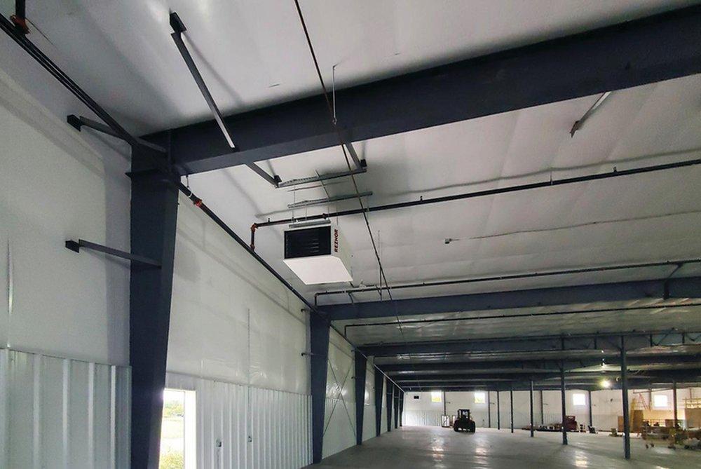 Reznor White/Black/Red Natural Gas Unit Heater 