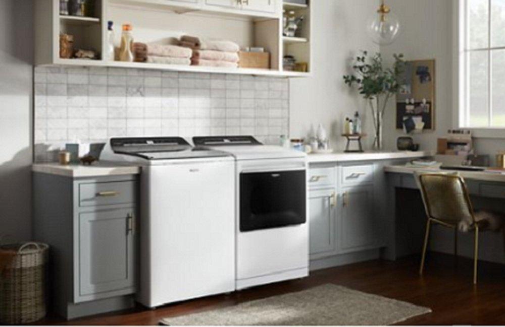 Whirlpool White 27 x 29-7/8 in. 120/240V 7.4 cu. ft. Electric Smart Home Enable Front Load Dryer 