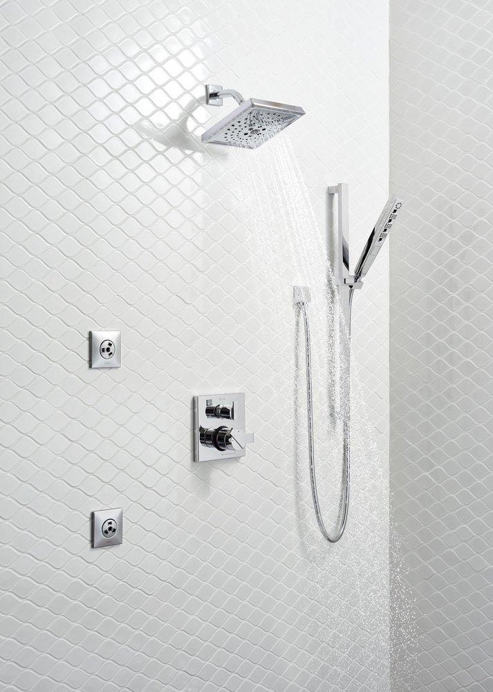 DELTA UNIVERSAL SHOWERING COMPONENTS: H2OKINETIC 3-SETTING RAINCAN SHOWER HEAD 