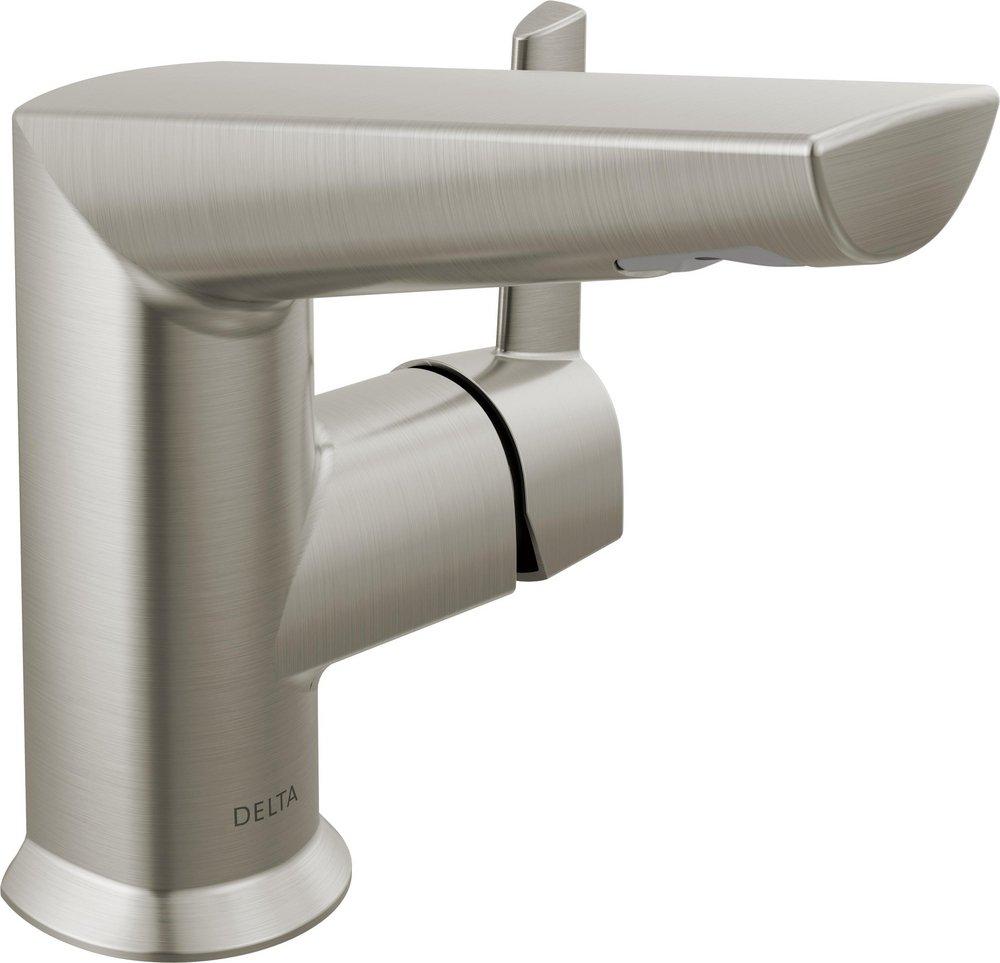 Single Handle Bathroom Sink Faucet 