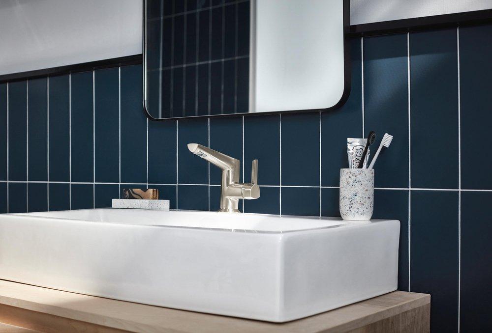 Single Handle Bathroom Sink Faucet 