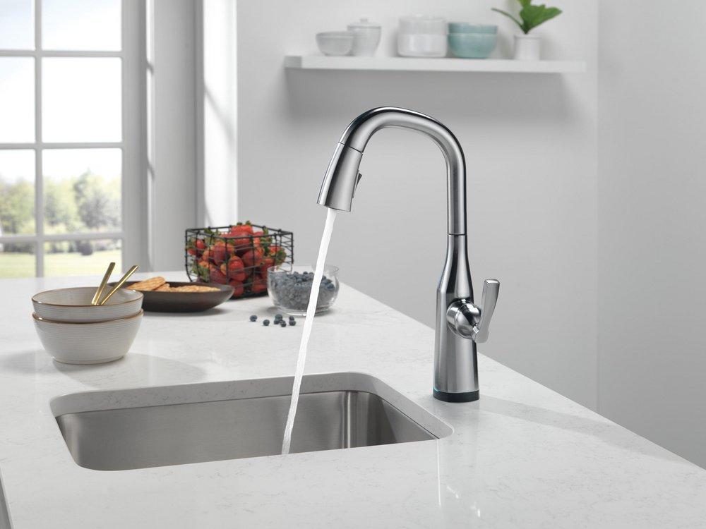 Delta Faucet Lumicoat Arctic Stainless Single Handle Pull-down Bar Faucet 