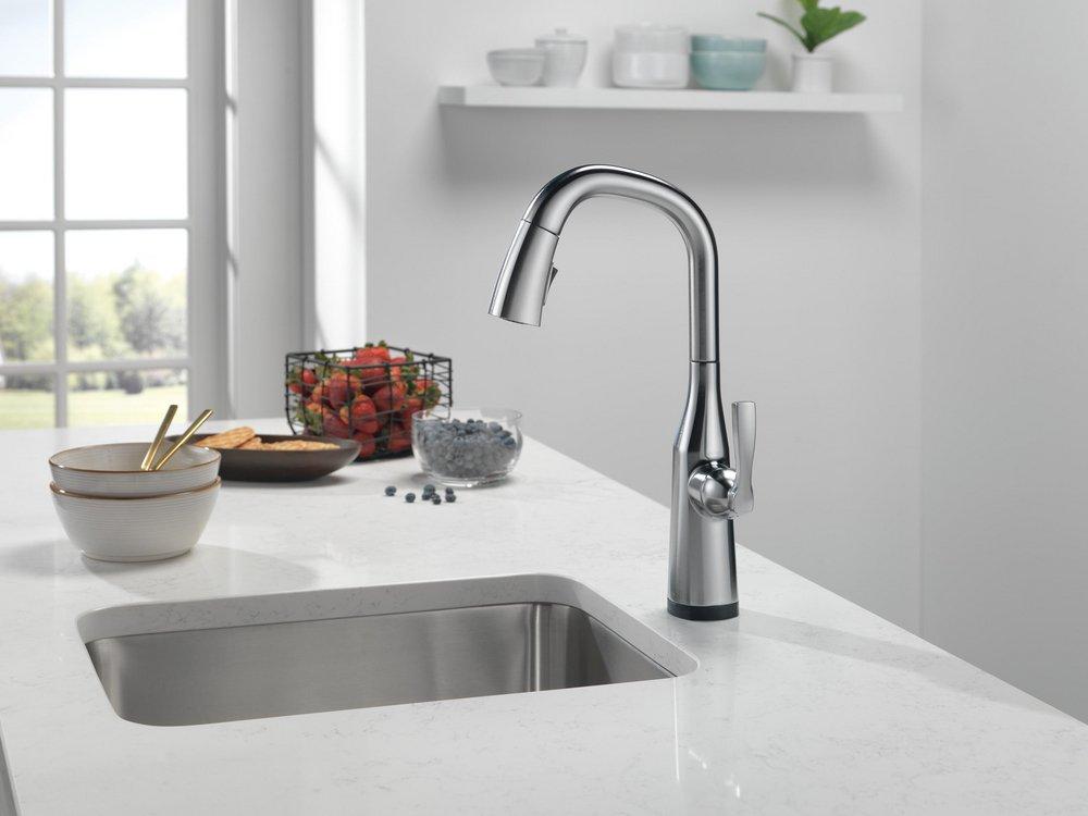 Delta Faucet Lumicoat Arctic Stainless Single Handle Pull-down Bar Faucet 