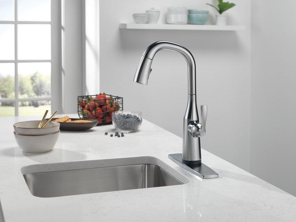 Delta Faucet Lumicoat Arctic Stainless Single Handle Pull-down Bar Faucet 