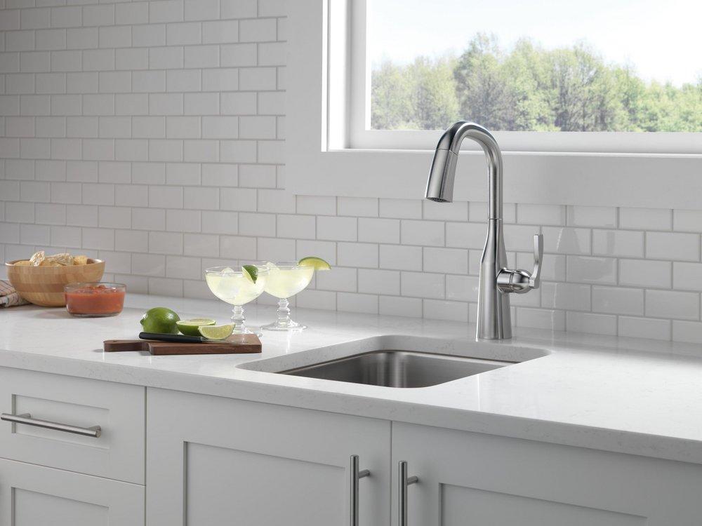 Delta Faucet Lumicoat&reg; Arctic Stainless Single Handle Pull Down Bar Faucet 