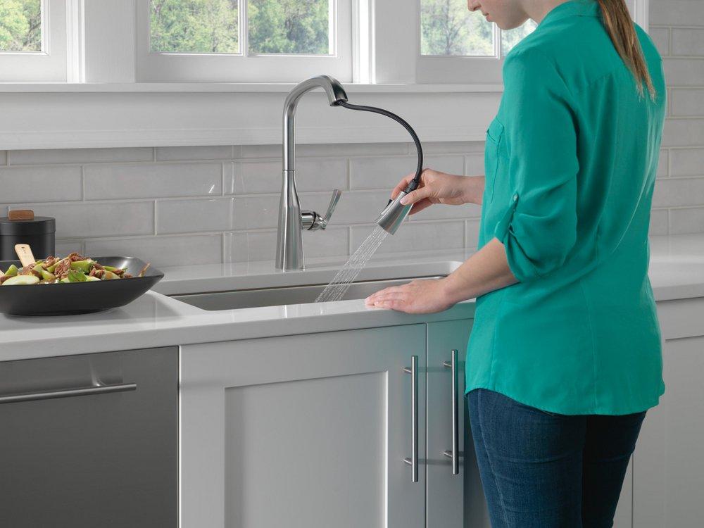 Single Handle Pull Down Kitchen Faucet in Lumicoat&reg; Arctic Stainless 