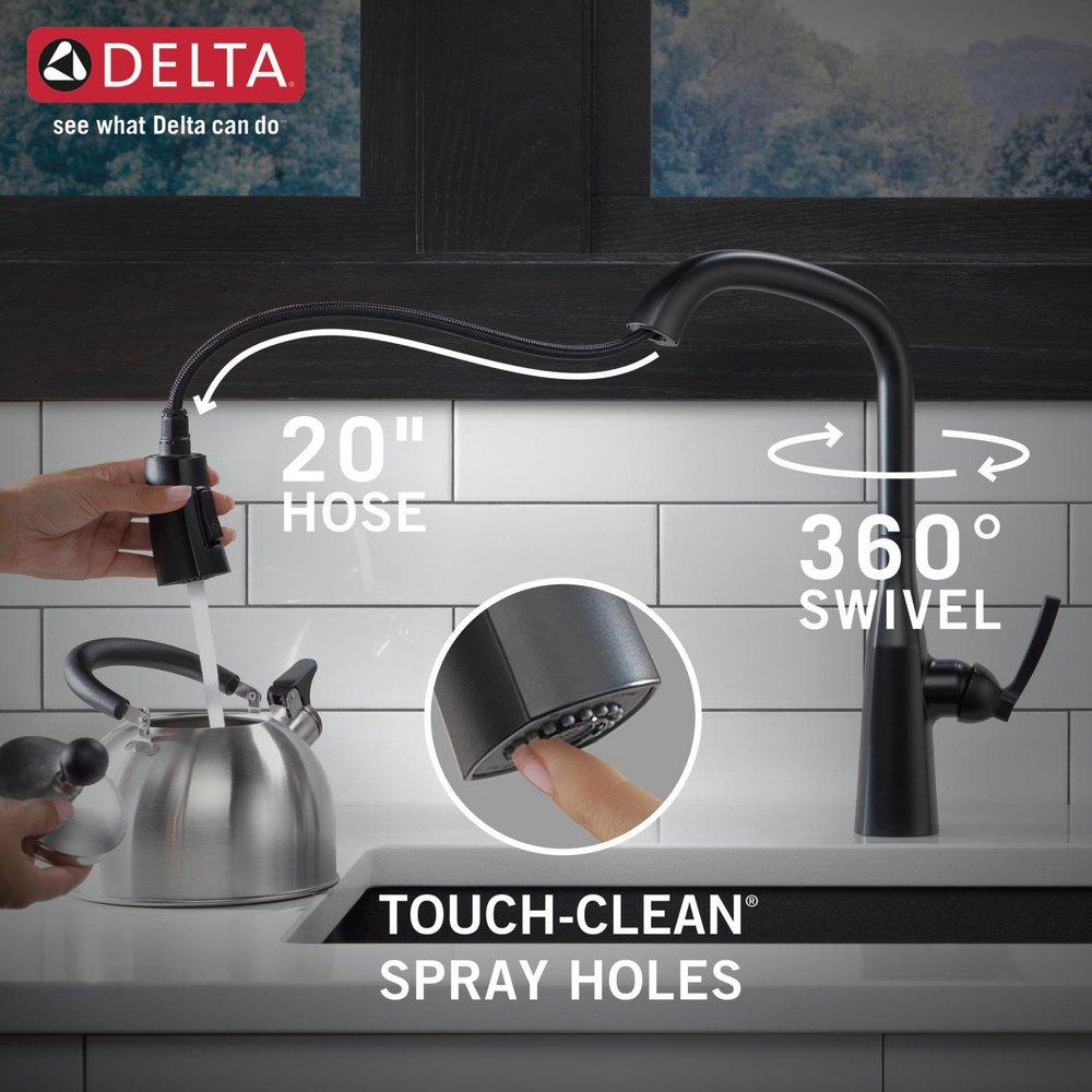 Single Handle Pull Down Kitchen Faucet in Matte Black 