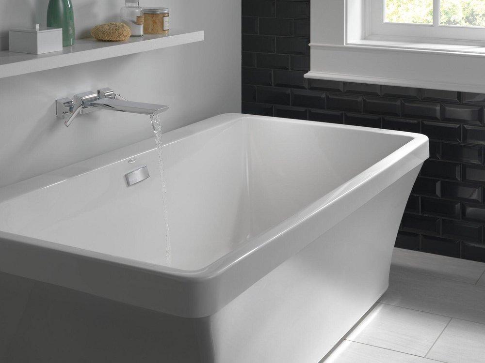 Delta Faucet Lumicoat Chrome Two Handle Wall Mount Tub Filler 