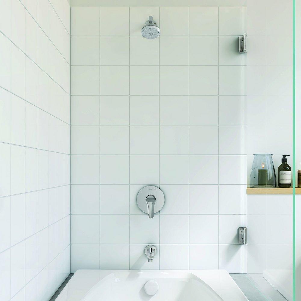 Wall Mount Tub Spout with Diverter in Chrome 