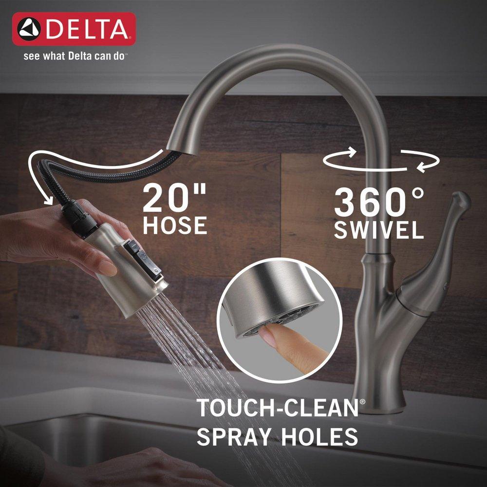 Delta Faucet SpotShield&reg; Stainless Single Handle Pull Down Kitchen Faucet 