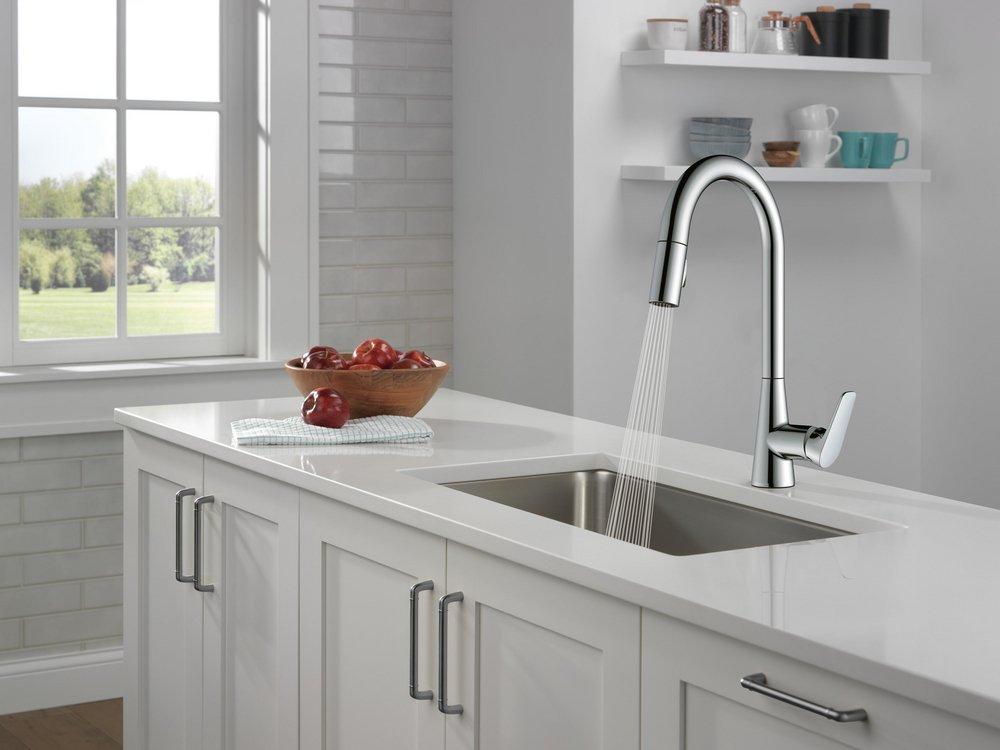 Delta Faucet Chrome Single Handle Pull Down Kitchen Faucet 