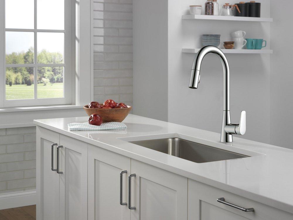 Delta Faucet Chrome Single Handle Pull Down Kitchen Faucet 