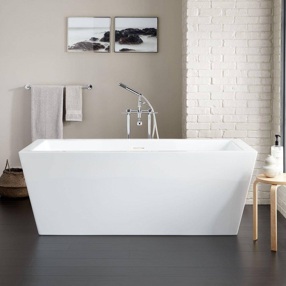 70 3/4 x 31 1/2 Freestanding Bathtub in White 