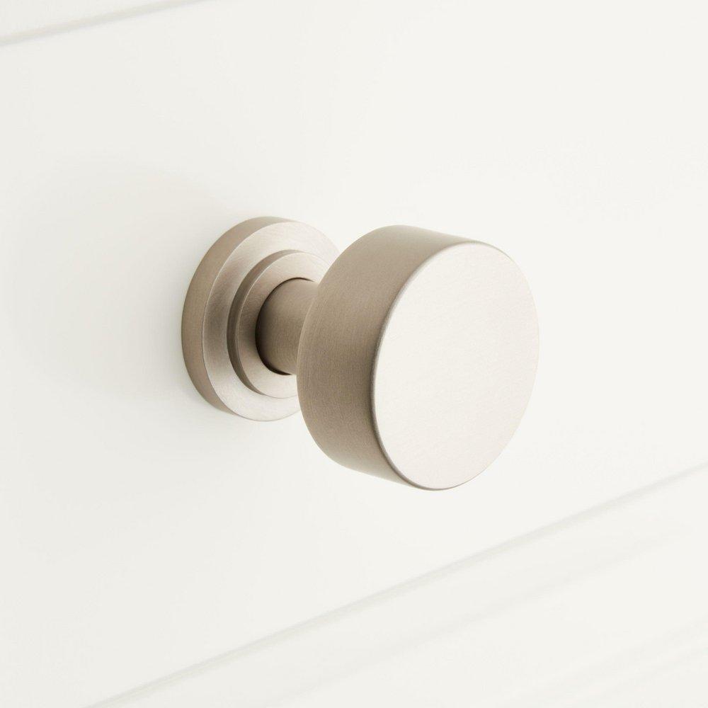 11/4 BRASS CABINET KNOB SATIN NICKEL 