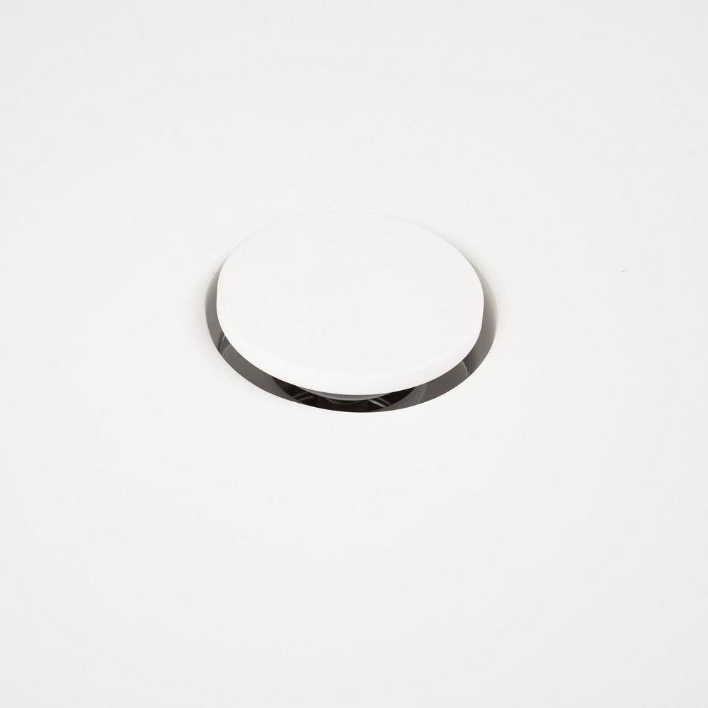 67 x 31-1/2 in. Freestanding Bathtub with Center Drain in White 