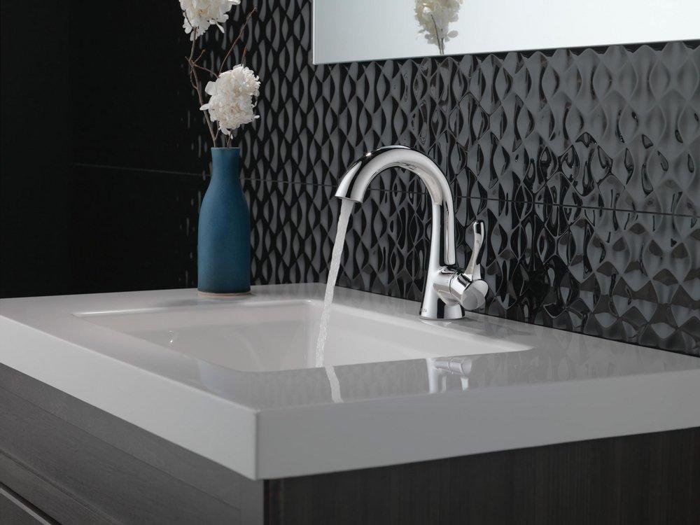 Delta Faucet Chrome Single Handle Monoblock Bathroom Sink Faucet 