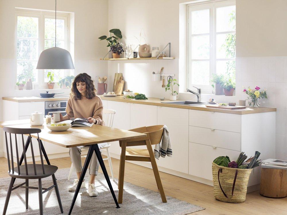 Hansgrohe Chrome Single Handle Pull Out Kitchen Faucet 