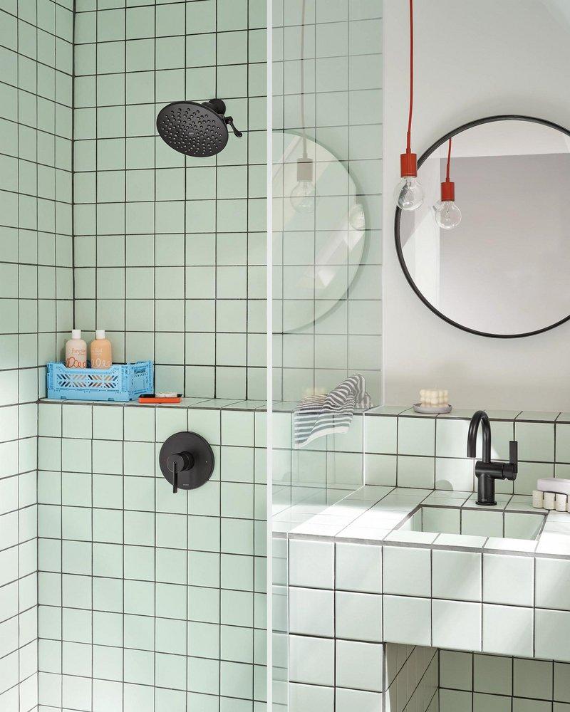 Moen Matte Black Dual Function Showerhead 