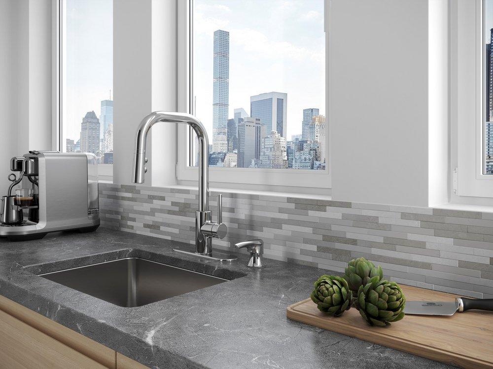 Single Handle Pull Down Kitchen Faucet in Polished Chrome 