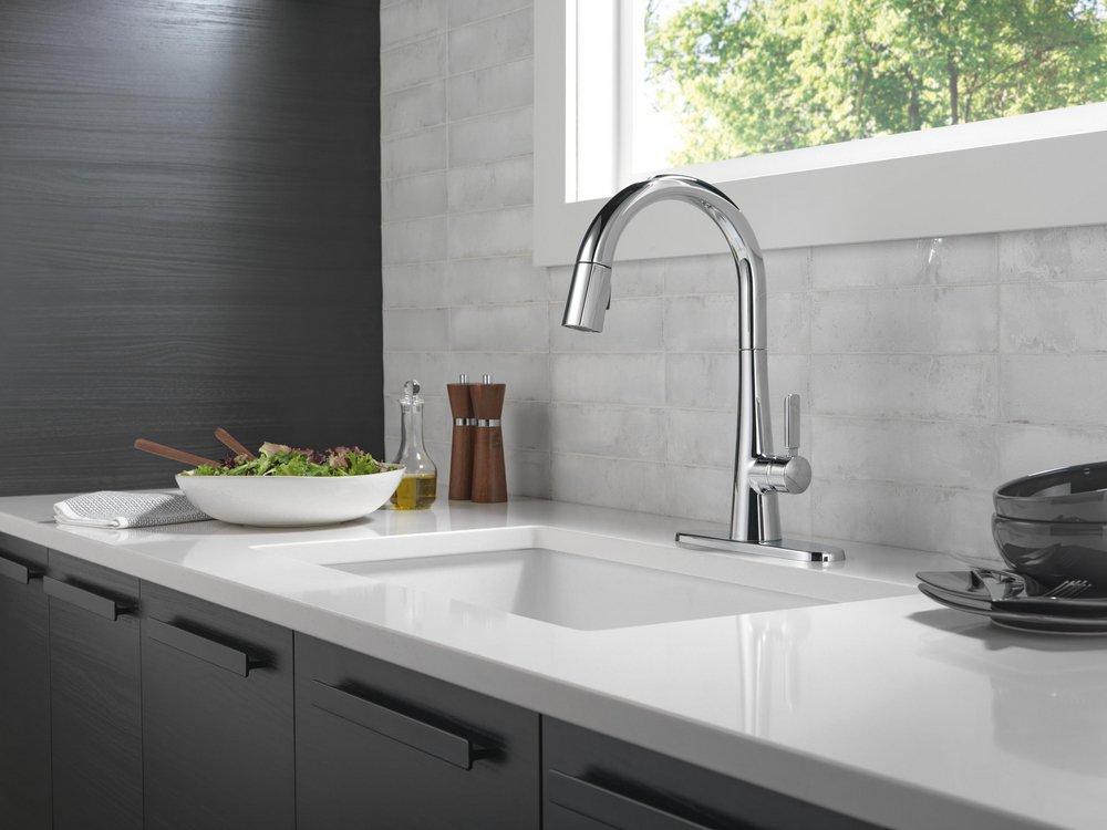 Delta Faucet Lumicoat Chrome Single Handle Pull Down Kitchen Faucet 