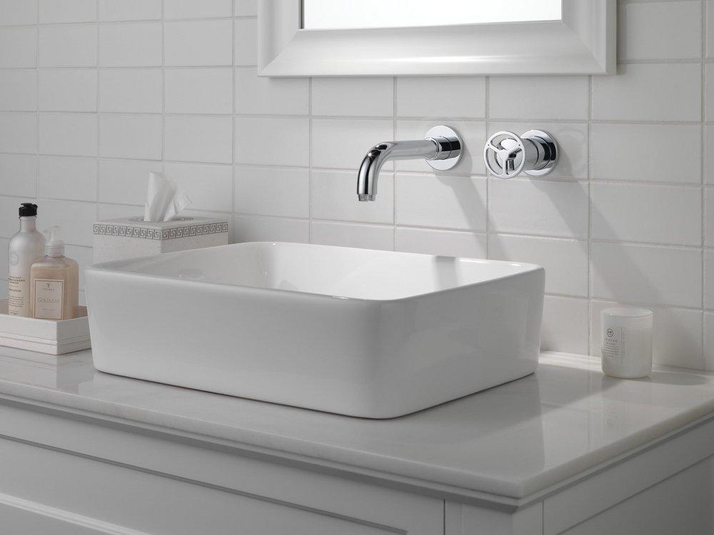 Single Handle Bathroom Sink Faucet in Chrome 