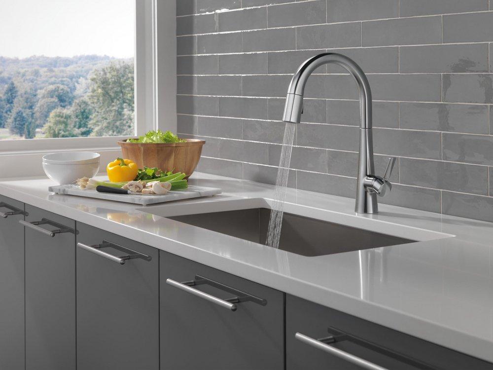 Delta Faucet Arctic Stainless Single Handle Pull Down Kitchen Faucet 