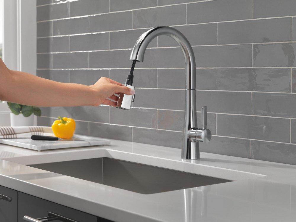 Delta Faucet Arctic Stainless Single Handle Pull Down Kitchen Faucet 