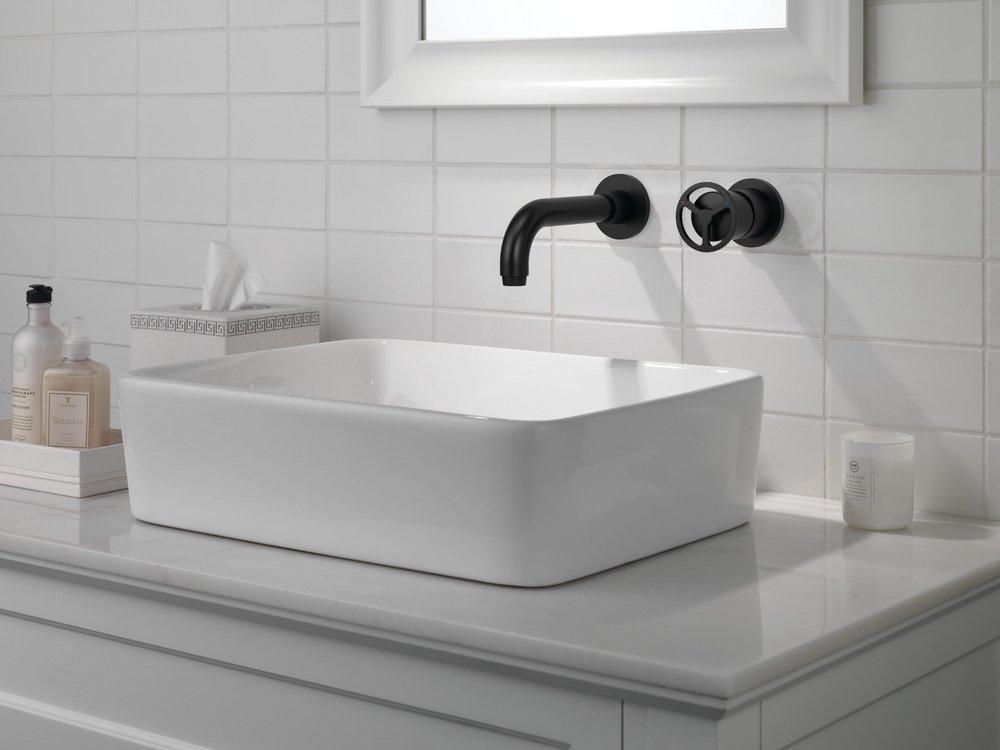 Single Handle Wall Mount Bathroom Sink Faucet in Matte Black 