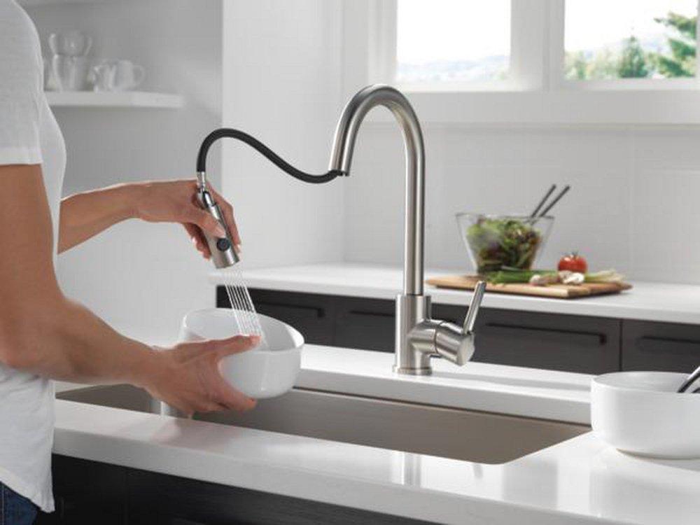 Peerless&reg; Stainless Single Handle Pull Down Kitchen Faucet 