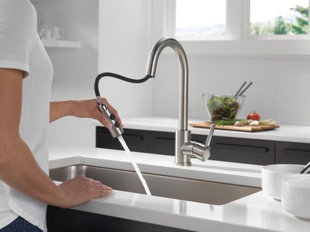 Peerless&reg; Stainless Single Handle Pull Down Kitchen Faucet 