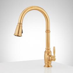 Single Handle Pull Down Kitchen Faucet in Brushed Gold