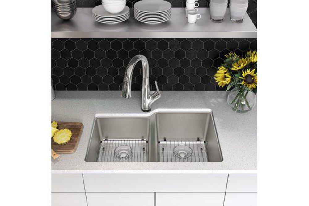 Elkay Chrome 31-1/4 x 20-1/2 in. No Hole 2 Bowl Undermount Kitchen Sink Kit 