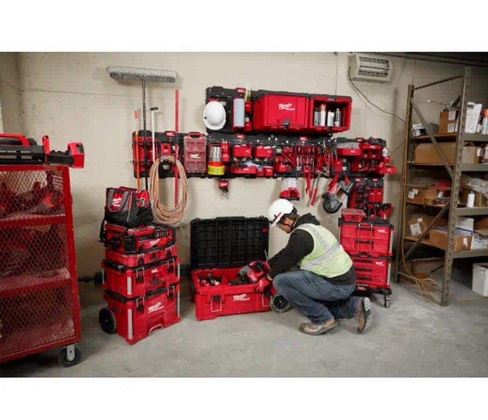 Milwaukee&reg; Red Cabinets 