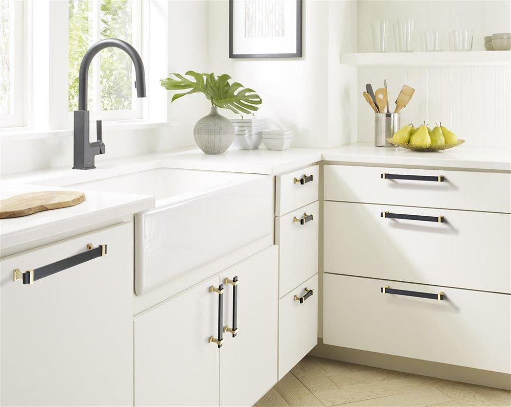 OVERTON 5-1/16 IN 128 MM CENTER-TO-CENTER BRUSHED MATTE BLACK/BRUSHED GOLD CABINET PULL 