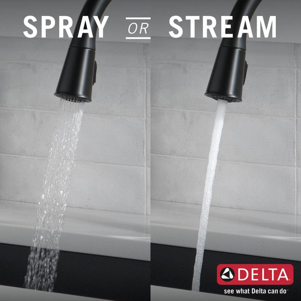 Single Handle Pull Down Kitchen Faucet in Matte Black 