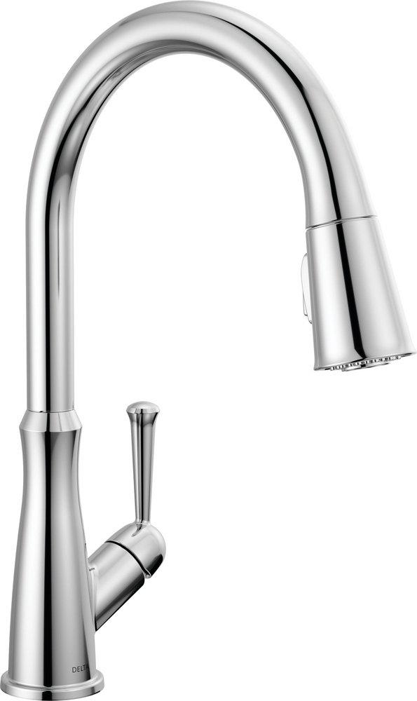 Single Handle Pull Down Sprayer Kitchen Faucet in Chrome 