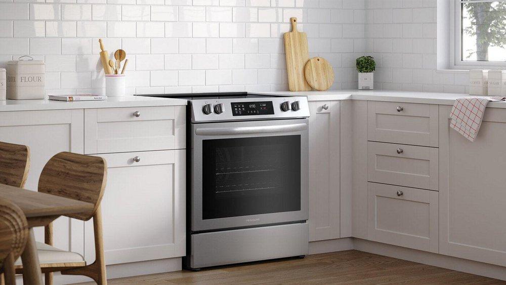 FRONT CONTROL - ELECTRIC - 30 - 5.0CF - 5 RADIANT ELEMENTS - 6-9 /12 / 2 6 /WRM ZONE - SELF CLEAN OVEN - ADA 