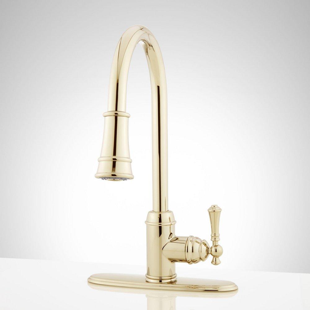 Single Handle Pull Down Kitchen Faucet in Polished Brass 