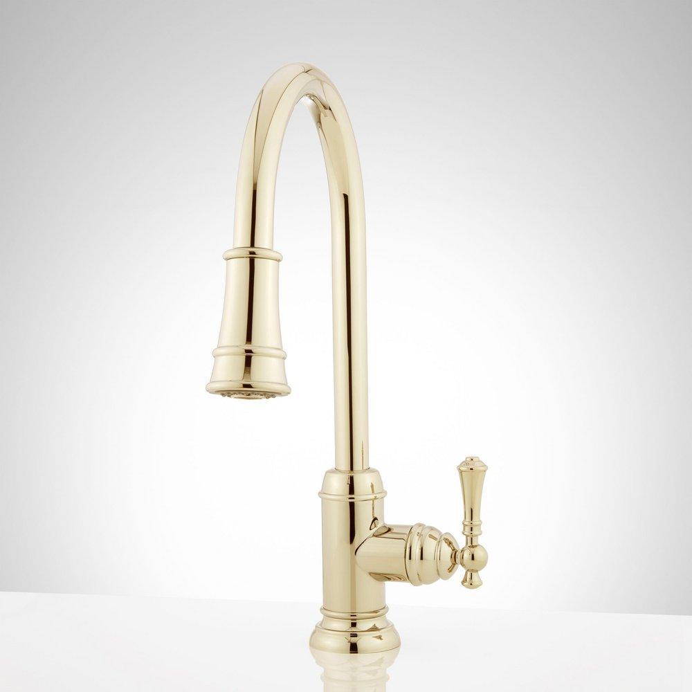 Single Handle Pull Down Kitchen Faucet in Polished Brass 
