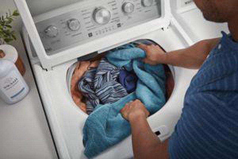 Maytag White 27-3/4 x 40-7/8 x 27 in. 15A 4.8 cu. ft. Top Load Washer 