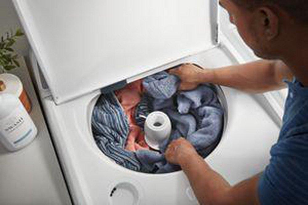 Maytag White 27-3/4 x 40-7/8 x 27 in. 15A 4.5 cu. ft. Top Load Washer 