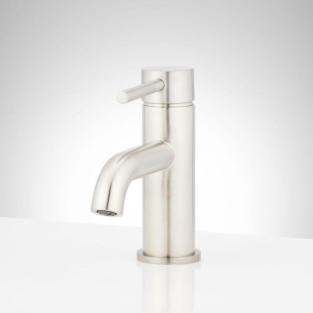 Single Handle Bathroom Sink Faucet in Brushed Nickel 