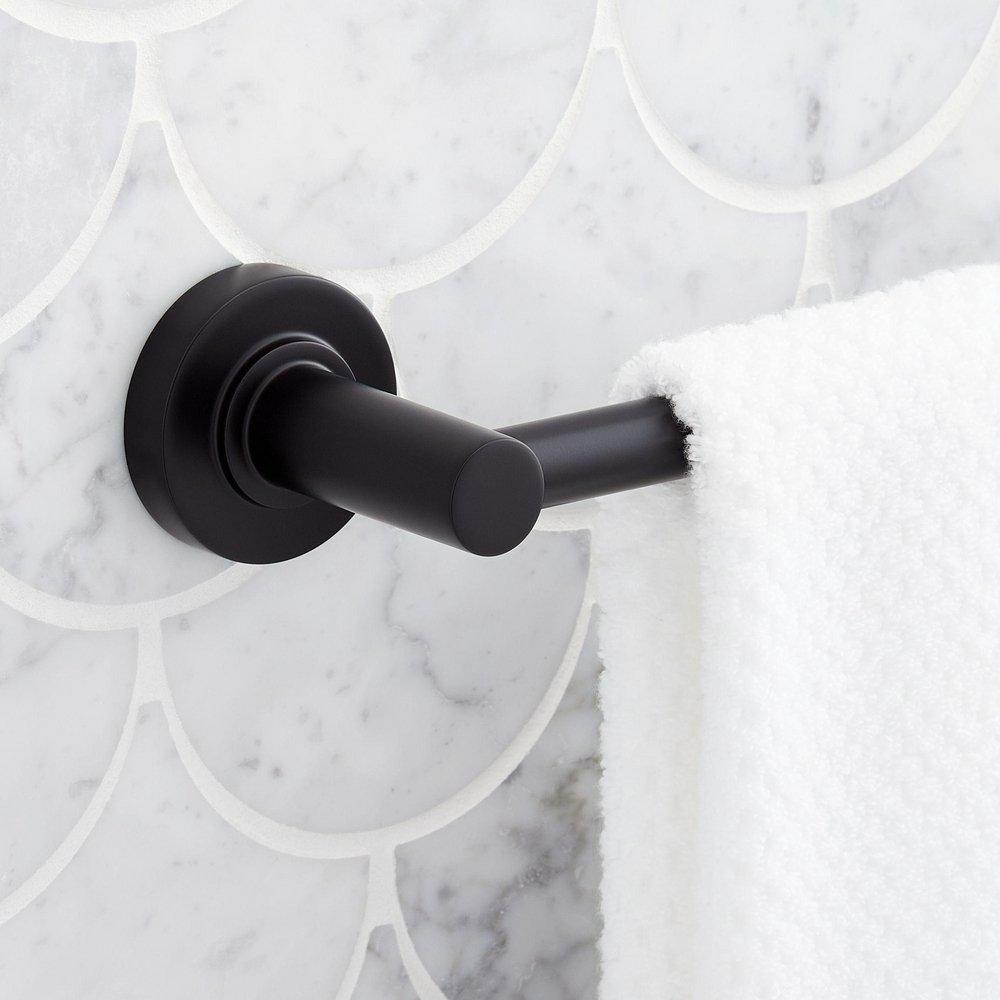 18 in. Towel Bar in Matte Black 
