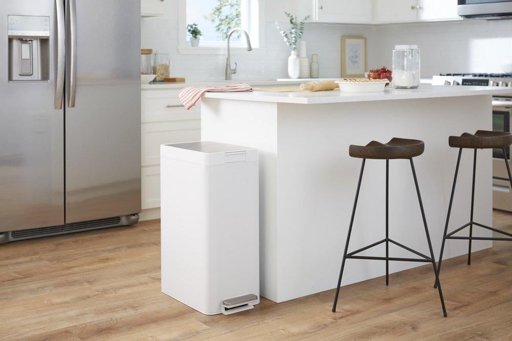 ELONGATED 13-GALLON STEP CAN 