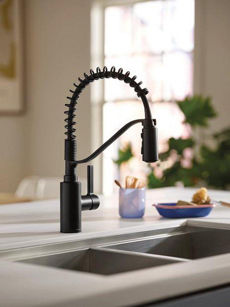 Moen Matte Black Single Handle Pull Down Kitchen Faucet 