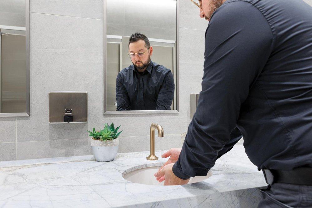 Delta Faucet Champagne Bronze Deck Mount Faucet 