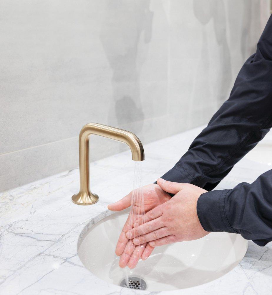 COMMERCIAL 800DPA: ELECTRONIC LAVATORY FAUCET WITH PROXIMITY SENSING TECHNOLOGY - HARDWIRE OPERATED TRIM 0.5GPM 