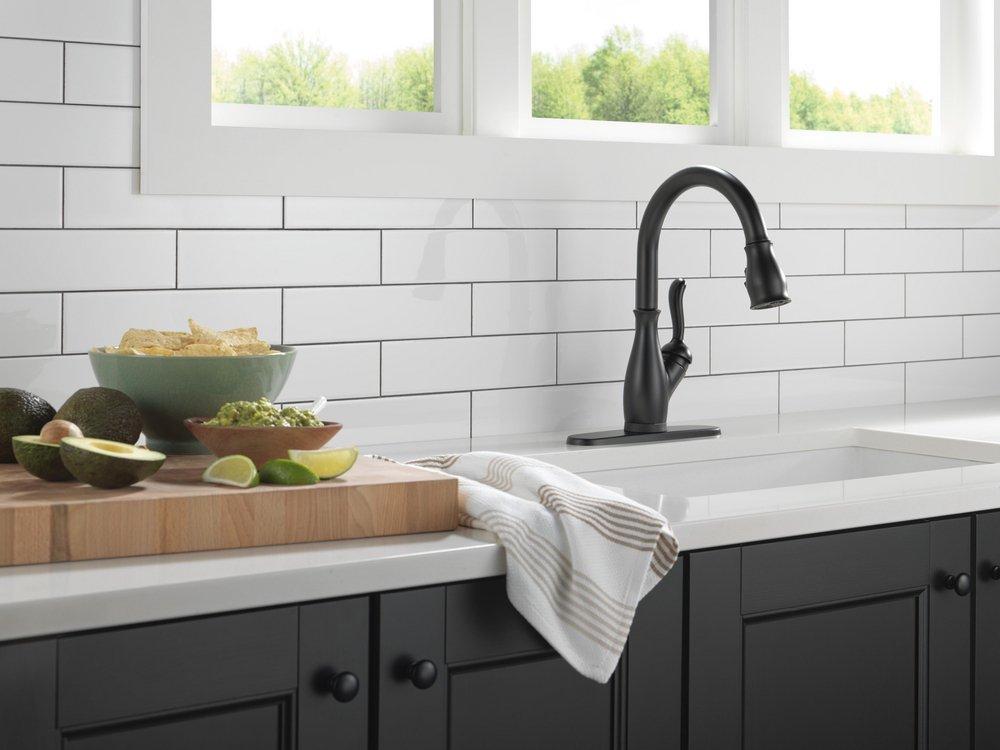 Delta Faucet Matte Black Single Handle Pull Down Touch Activated Kitchen Faucet 