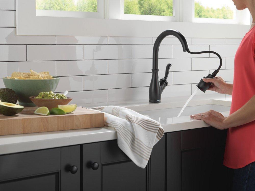Delta Faucet Matte Black Single Handle Pull Down Touch Activated Kitchen Faucet 